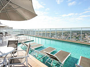 Swimming pool Hotel Promenade Fusion Itaguaí